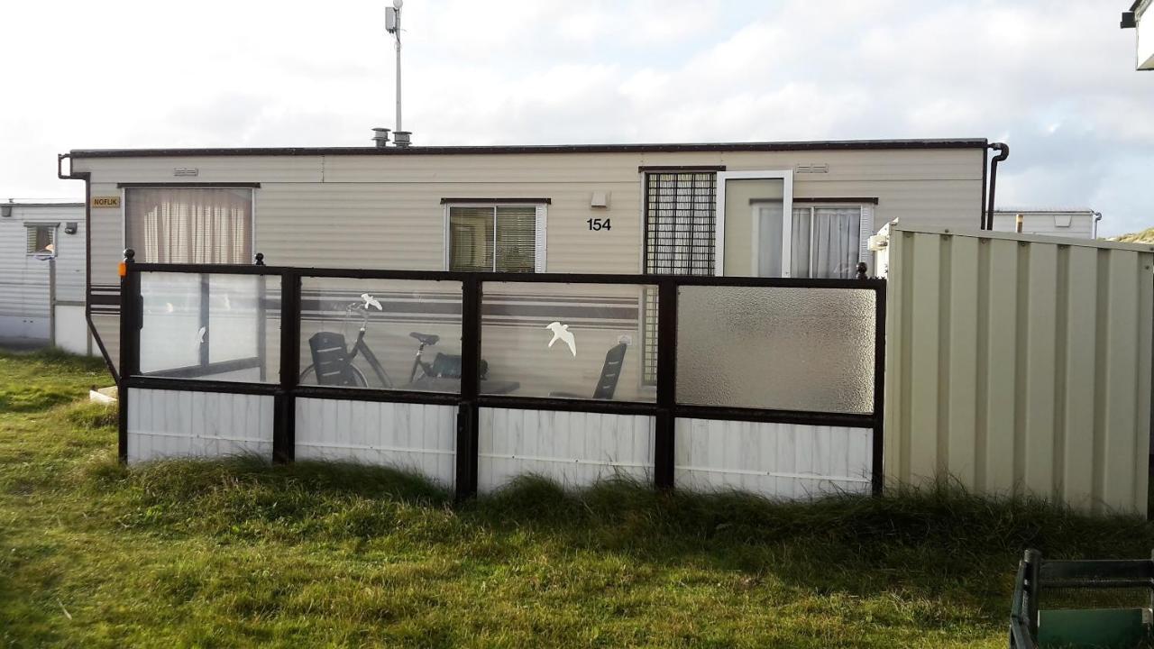 Ameland-Nes-Duinoord: Stacaravan Nes  Kültér fotó