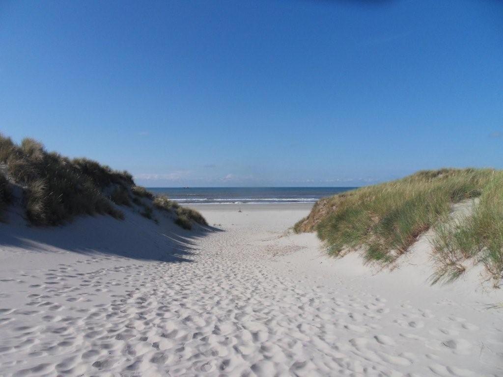 Ameland-Nes-Duinoord: Stacaravan Nes  Kültér fotó