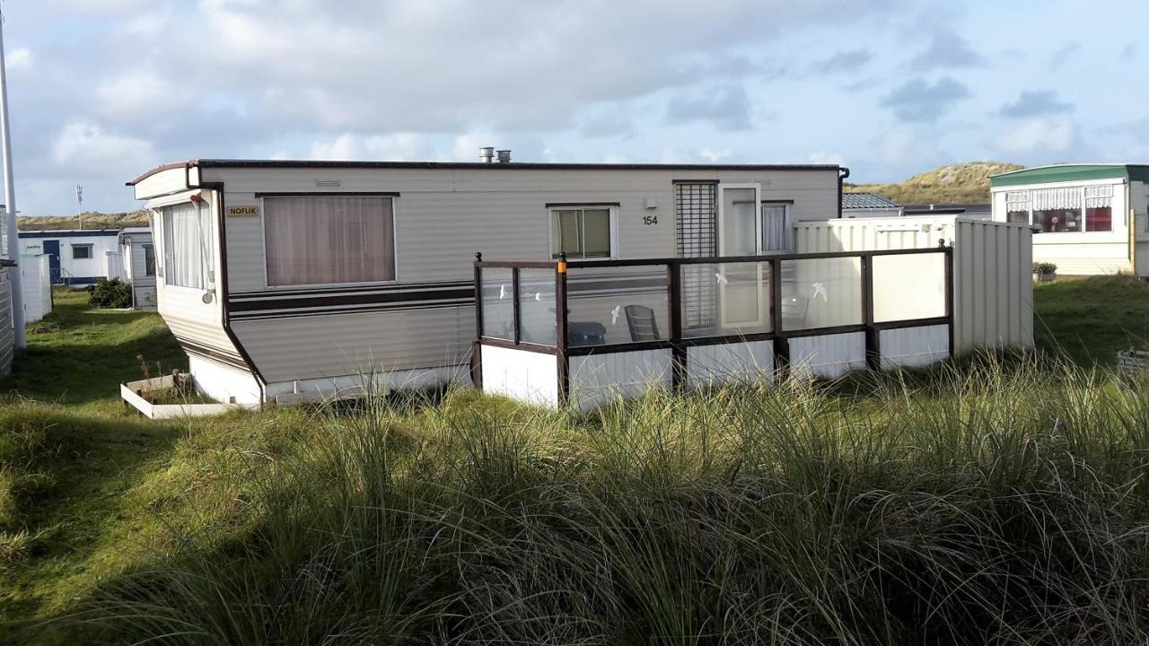 Ameland-Nes-Duinoord: Stacaravan Nes  Kültér fotó